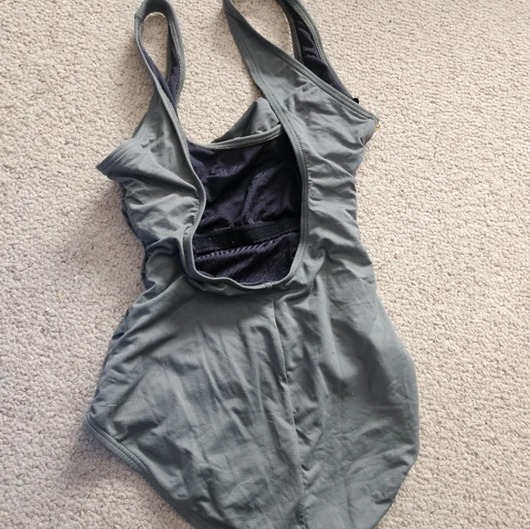 Carmen Marc Valvo Peek A Boo Beaded One Piece Swimsuit Size 8 - Picture 6 of 7